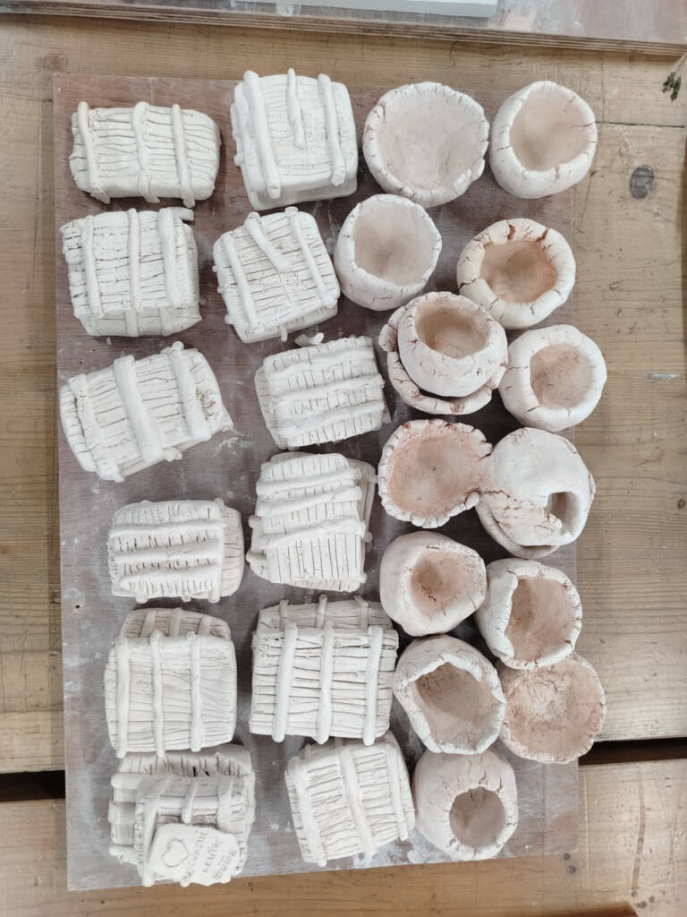 Les travaux des élèves du dispositif CLEA de l'école maternelle du Butor © Art Sud